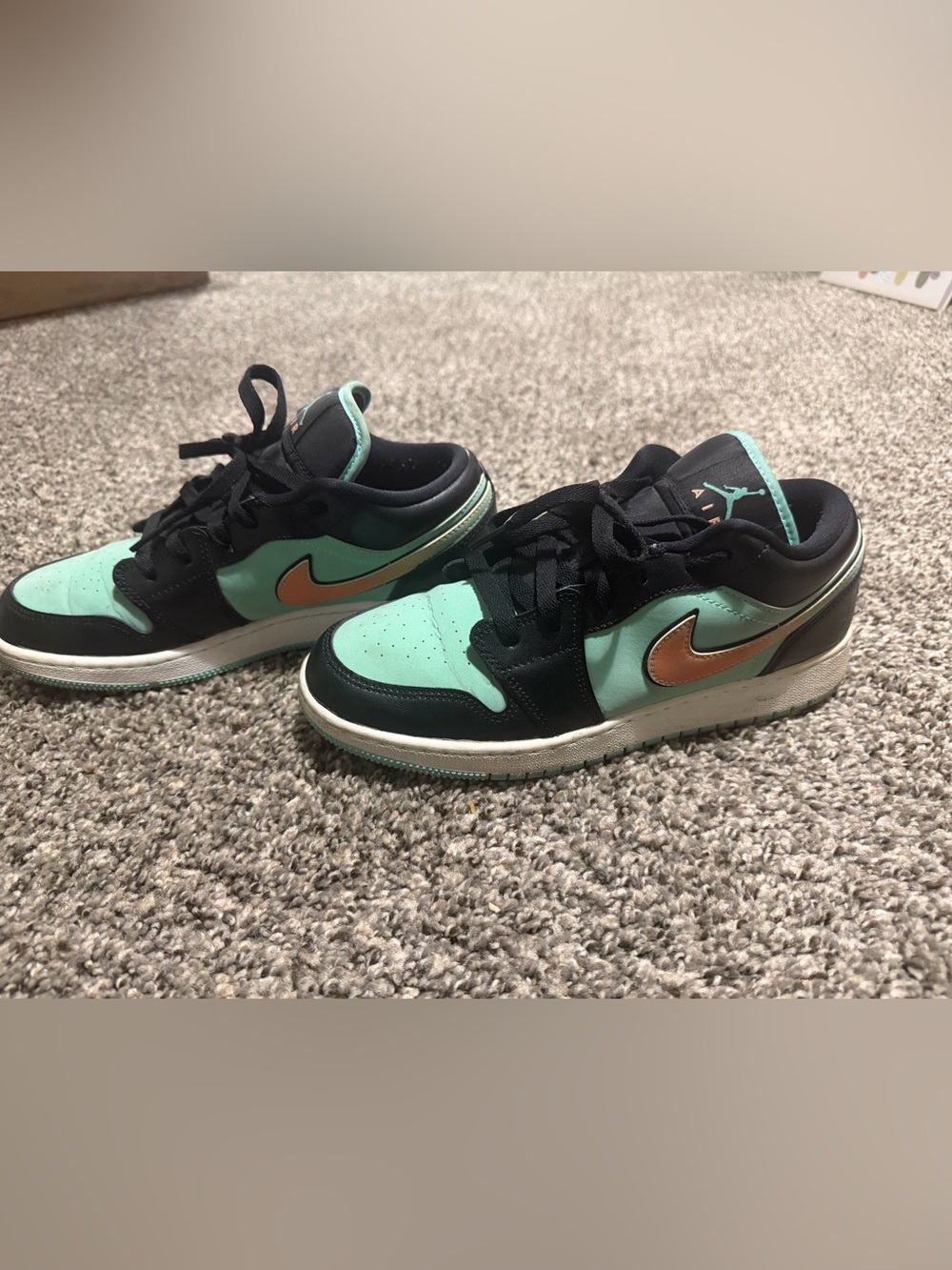 Nike Kids Low-Top Sneakers in Mint Green, Black and Copper